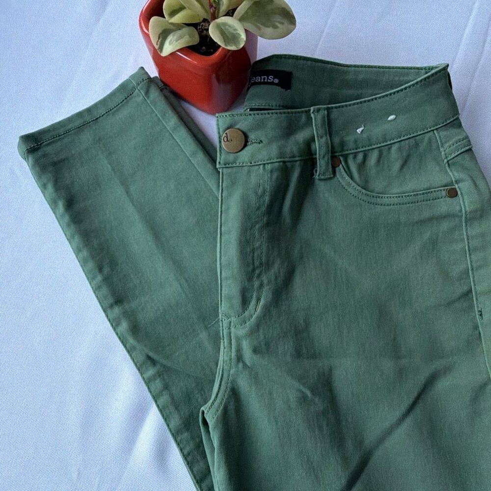 d. jeans Sage Green Dress Pant Jeans Sz 6